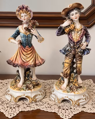 Coppia statuine vintage stile Capodimonte numerate