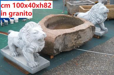 Coppia di leoni in granito