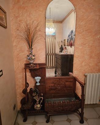 Mobile da ingresso in legno con grande specchio