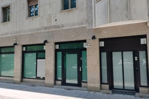 Ampio locale commerciale vetrinato in centro