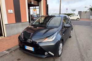 Toyota Aygo 1.0 VVT-i 69 CV 5 porte x-play 2015