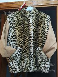 Giubbotto leopardato con maniche