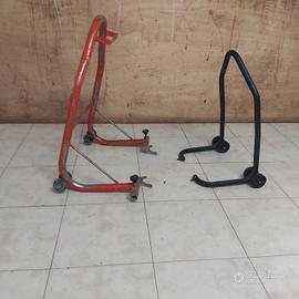 Cavalletti per sollevare moto .