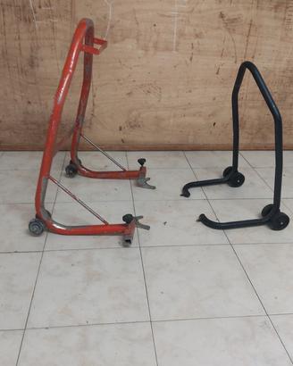 Cavalletti per sollevare moto .