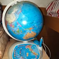 mappamondo con penna Clementoni 