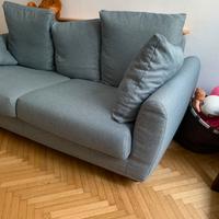 Divano tre posti carta da zucchero con cuscini