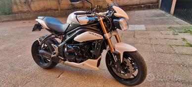 Triumph Speed Triple 1050 - 2013 ABS permuto