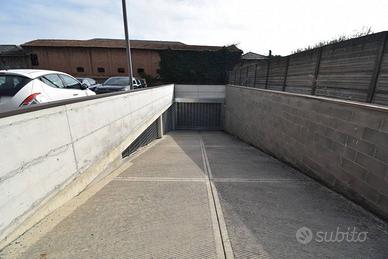 Box / Garage di 14 m² a Guastalla