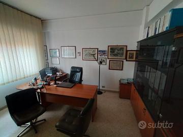 STANZA ARREDATA uso ufficio