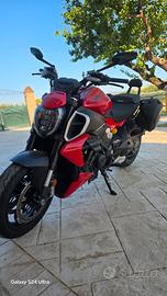 Ducati Diavel V4