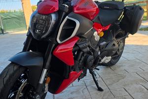 Ducati Diavel V4