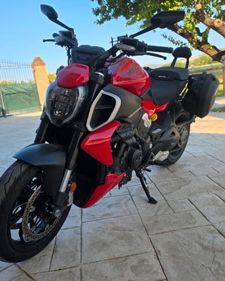 Ducati Diavel V4