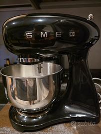 impastatrice Smeg  nera in garanzia  full color