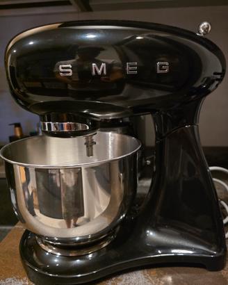 impastatrice Smeg  nera in garanzia  full color