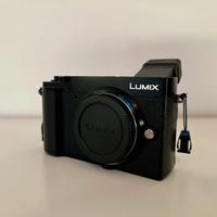 Mirrorless Panasonic Lumix GX9 + accessori