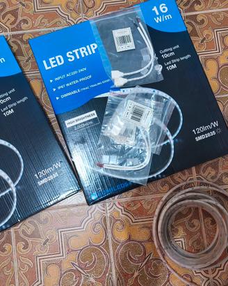 Strisce LED 220V 16W/m, 120lm/W, chip PHILIPS 