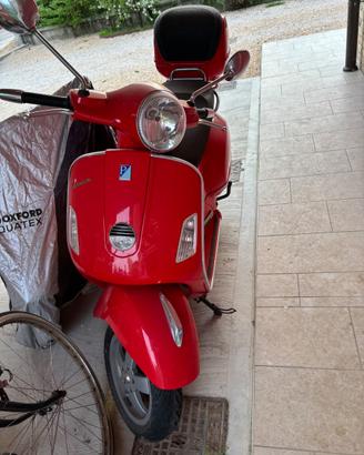 Vespa gts 250