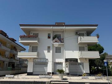 4 LOCALI A ALBA ADRIATICA