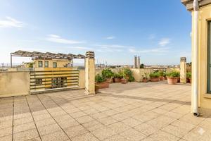 Ultimo piano con terrazza, cantina e box auto