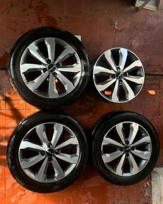 Set di 4 Cerchi in lega da 16  x KIA + 3 GOMME