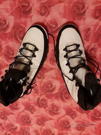 Jordan Retro 9 Playoffs '10 - tg. 45 - bianco-nero