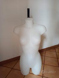 Manichino donna per foto abbigliamento vendere