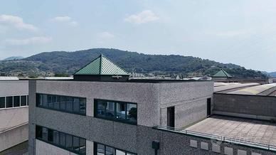 Immobile di 203 m² con 1 locale a Carobbio degli A