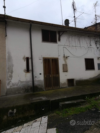 Abitazione da ristrutturare + deposito e cantina