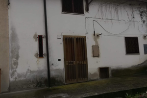 Abitazione da ristrutturare + deposito e cantina