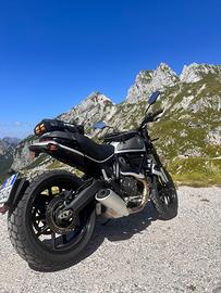 Ducati scrambler icon 800