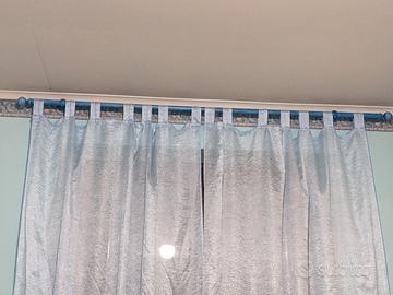 bastone e tende azzurri