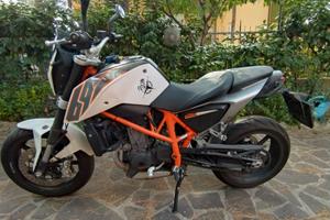 KTM 690 Duke - 2012