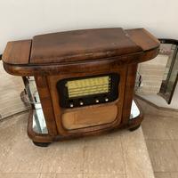 Radio bar e giradischi