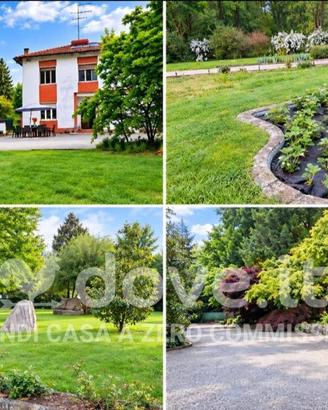 Villa di 254 m² con più di 5 locali e box auto a C