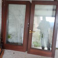 finestra con vetrocamera in legno 