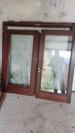 finestra con vetrocamera in legno 