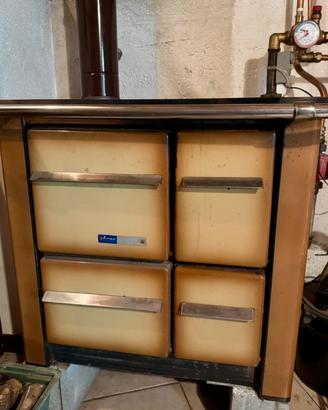 Termocucina stufa a legna per termosifoni