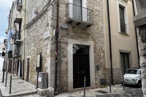 MONOLOCALE A BARI