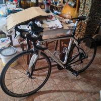 Bici da corsa pinarello