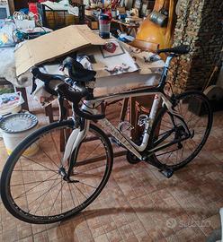 Bici da corsa pinarello