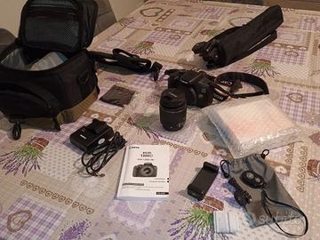 Canon EOS 1300D con Borsa completa + Treppiede