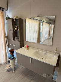 Mobile da bagno con lavabo
