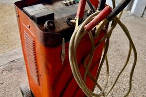 Carica batterie booster