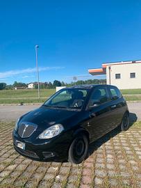 LANCIA YPSILON CAMBIO AUTOMATICO