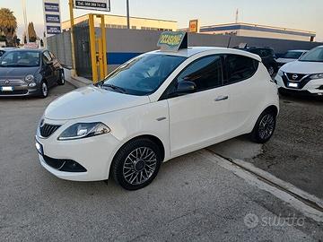 LANCIA YPSILON 1.0 FireFly S&S 69 CV HYBRID GOLD P