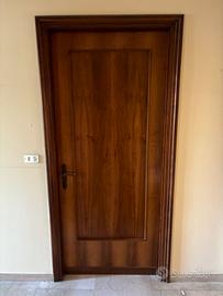 Porte in legno di noce