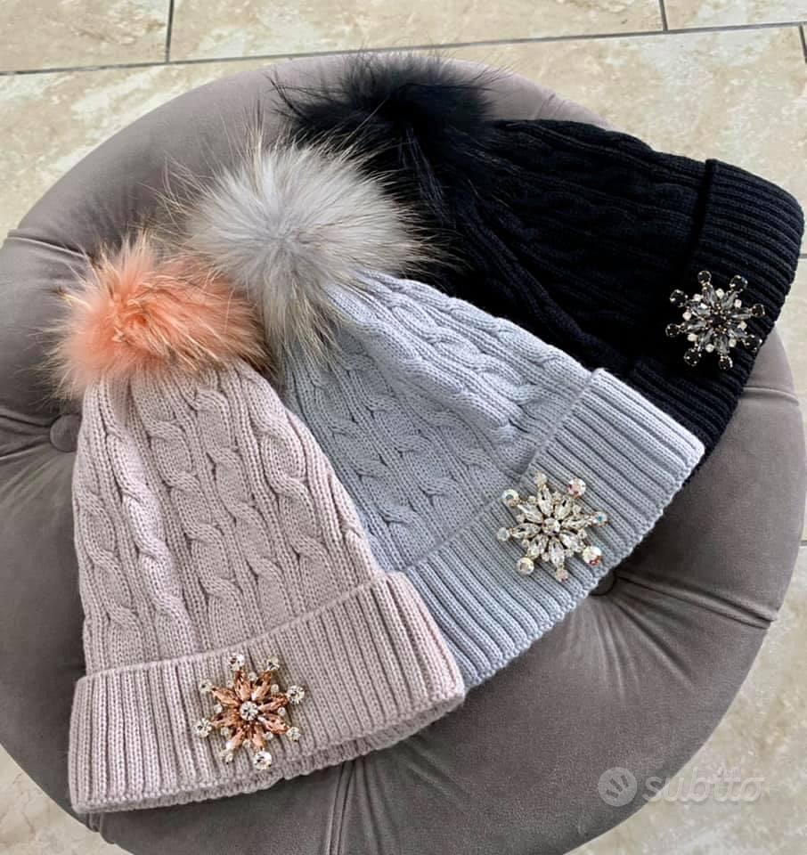 Cappello lana pon pon e applicazioni Swarovski - Abbigliamento e