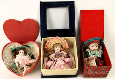 3 bambole in scatola.