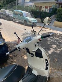 Piaggio Vespa 300 GTS - 2009