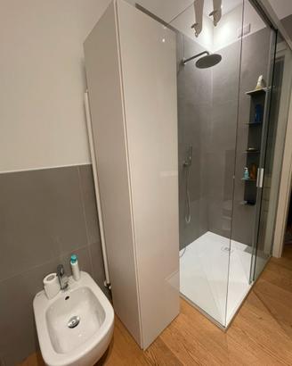 Mobile bianco laccato